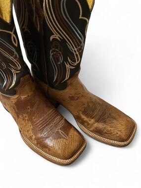 CAVENDER’S Men's Two-Tone Western Cowboy Boots in Brown and Black